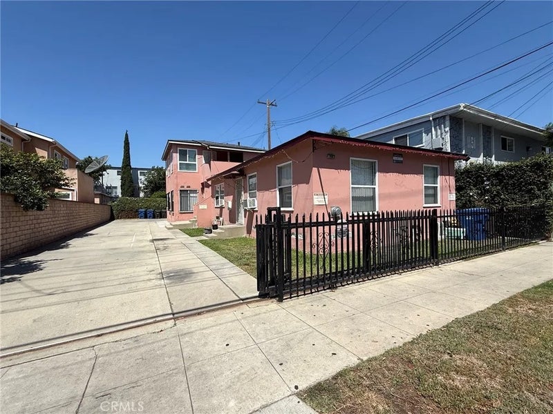 1111 Walnut