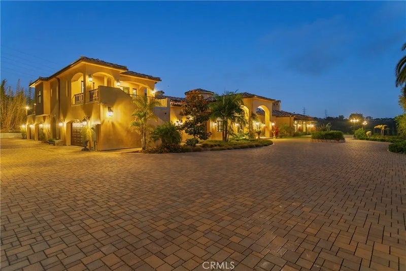 6884 Poco Lago