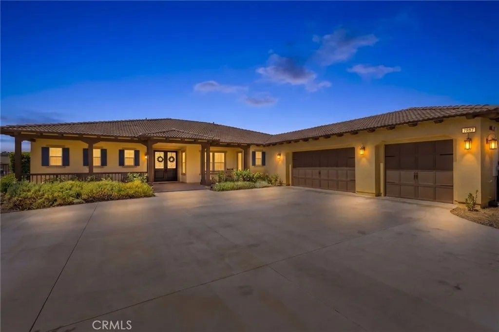 Photo of 7887 Arroyo Vista Court, Riverside, CA 92506 (MLS # OC26123619)