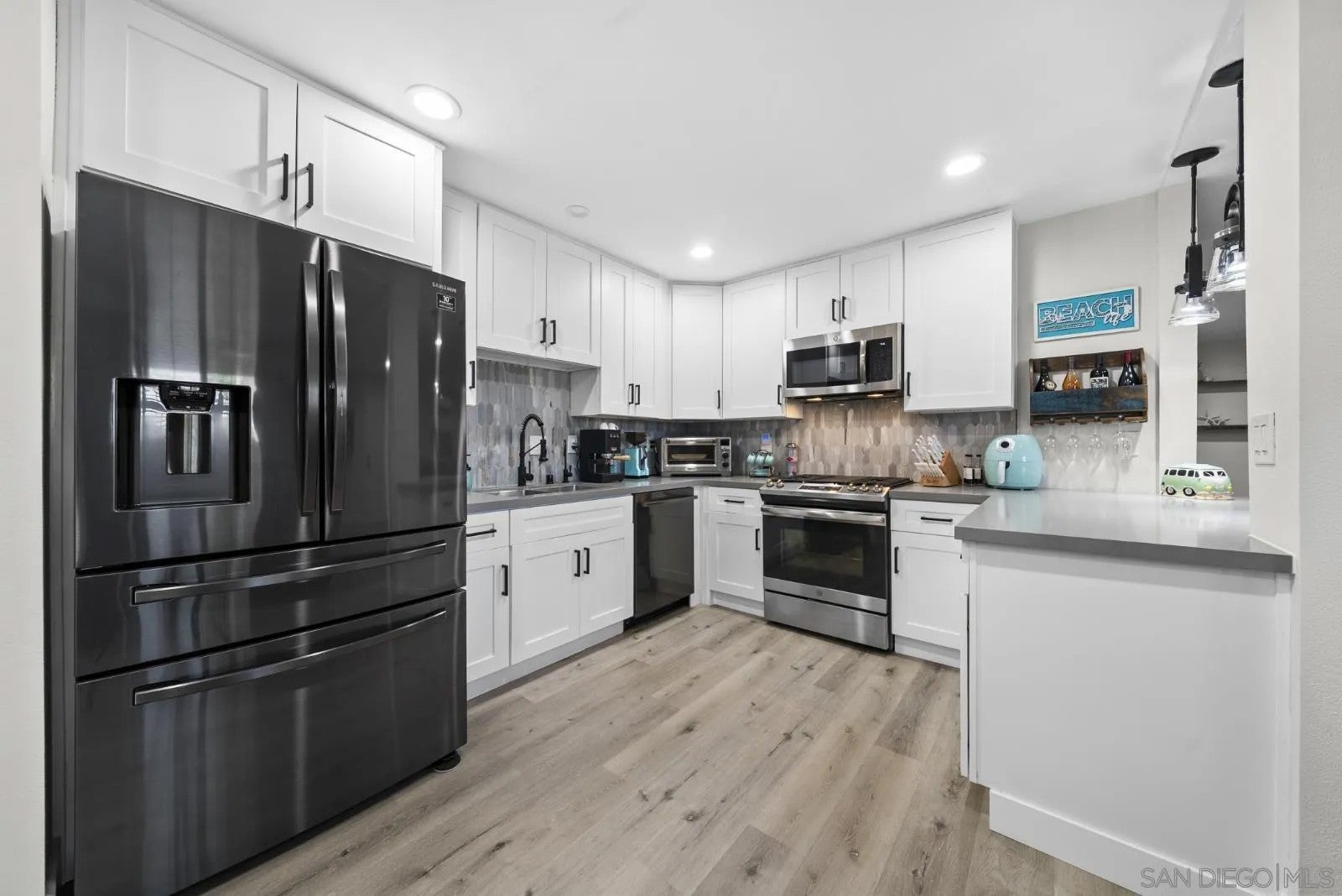 3884 Mount Abraham