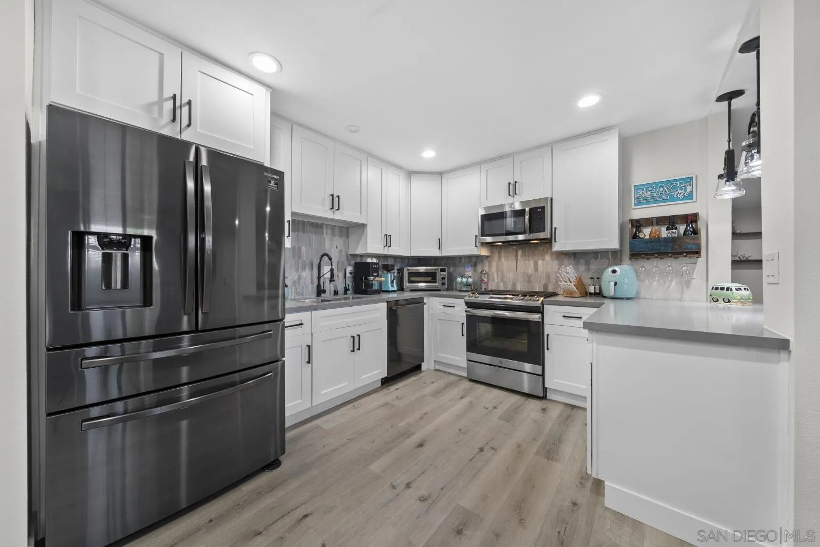 3884 Mount Abraham