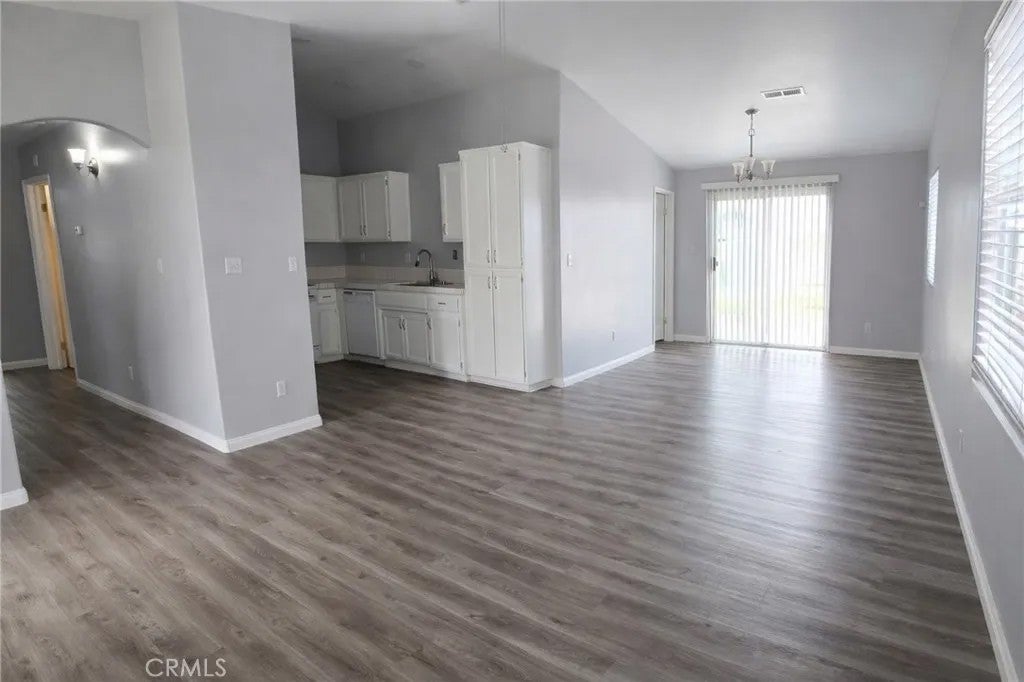 7507 Cross Glade