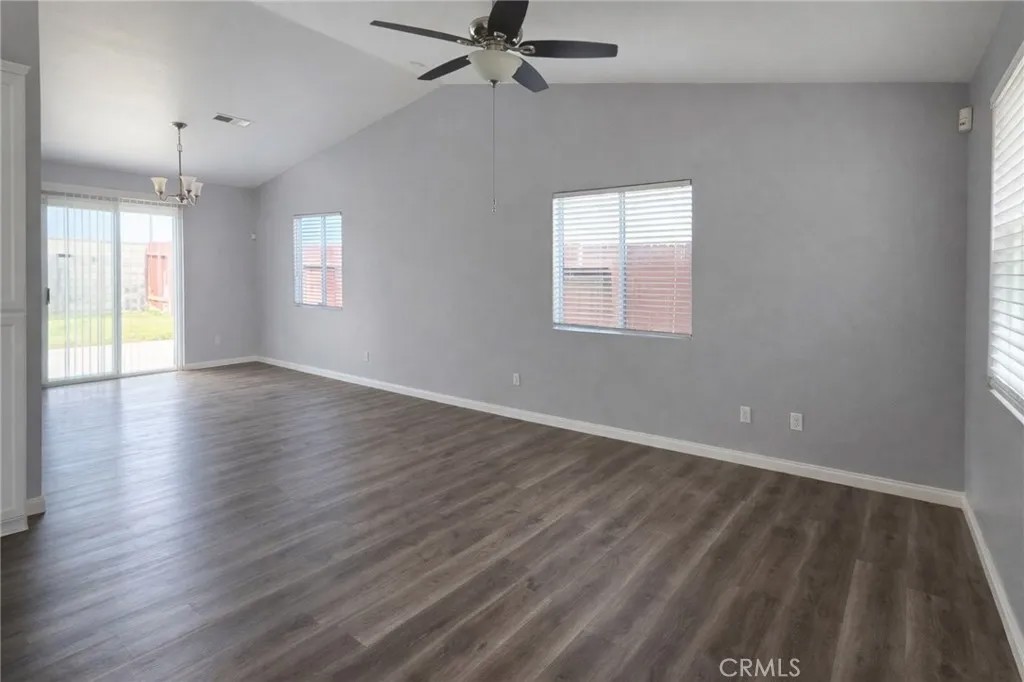 7507 Cross Glade