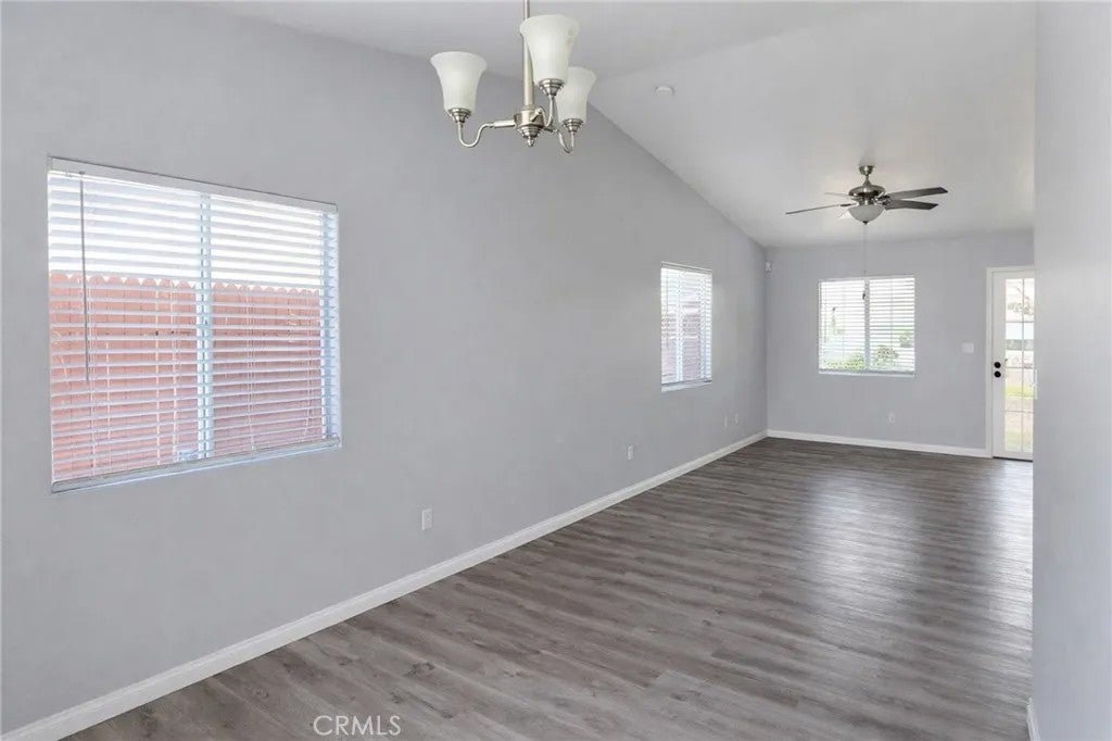 7507 Cross Glade