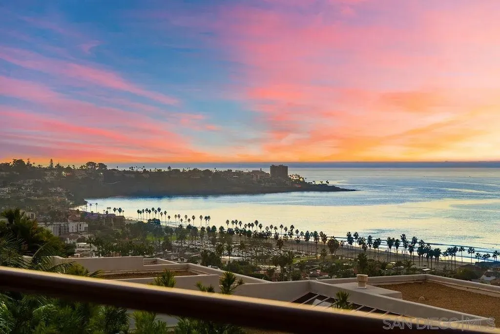 La Jolla, California 92037, United States, 5 Bedrooms Bedrooms, ,6 BathroomsBathrooms,Residential,Active,249842