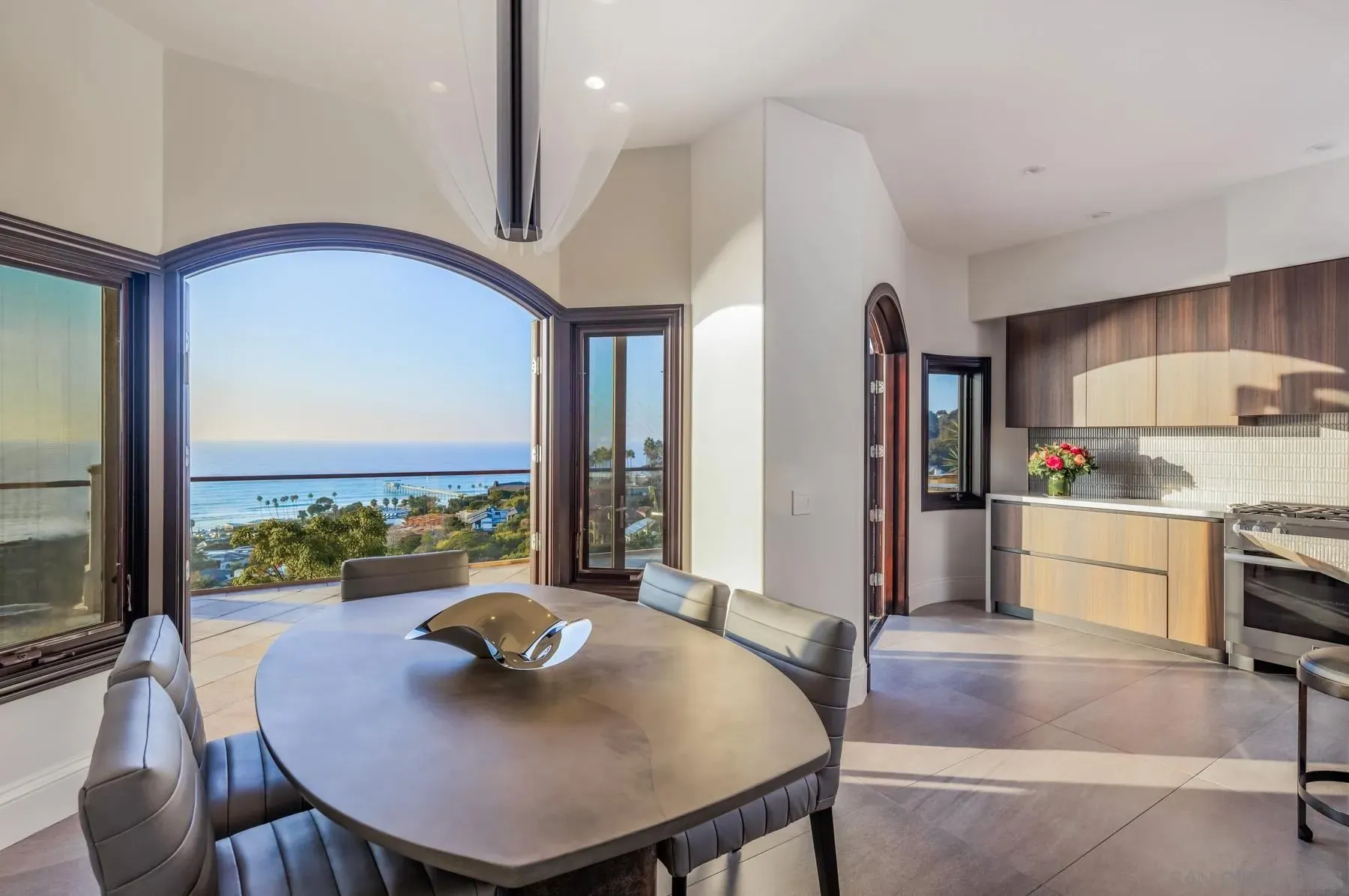 La Jolla, California 92037, United States, 5 Bedrooms Bedrooms, ,6 BathroomsBathrooms,Residential,Active,249842