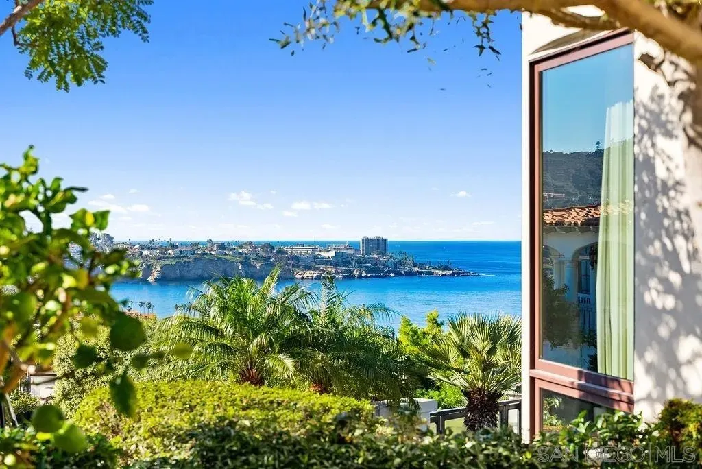 La Jolla, California 92037, United States, 5 Bedrooms Bedrooms, ,6 BathroomsBathrooms,Residential,Active,249842