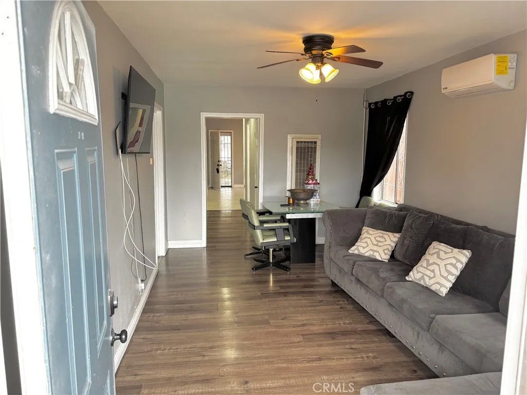 2202 E Stockwell