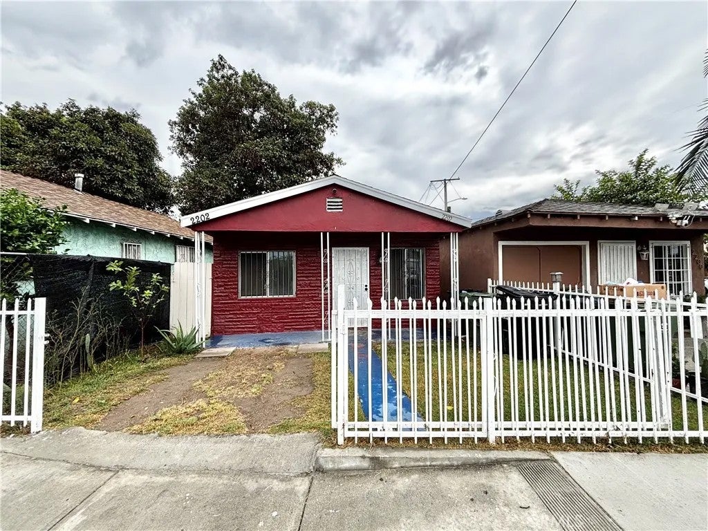 2202 E Stockwell