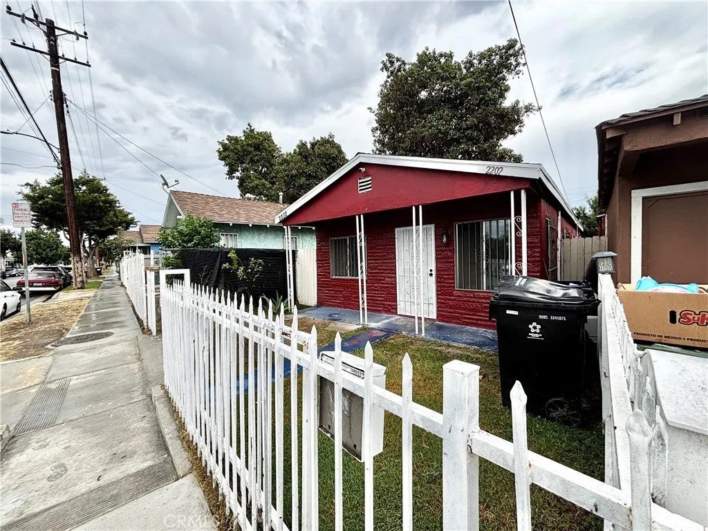 2202 E Stockwell