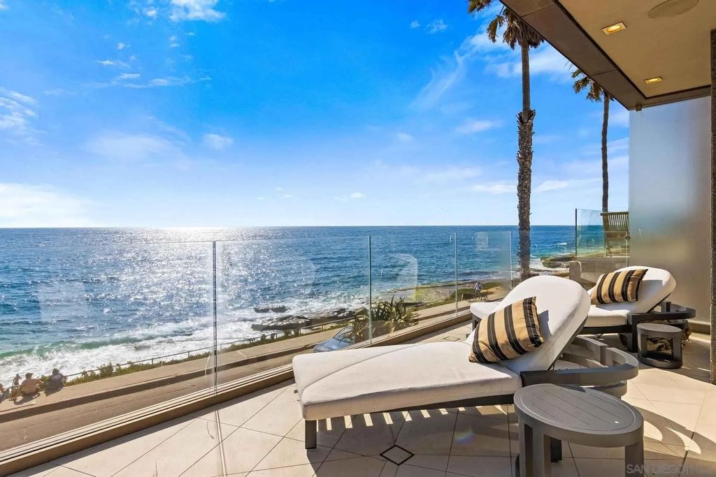 Photo of 6653 Neptune, La Jolla, CA 92037 (MLS # 250040991)