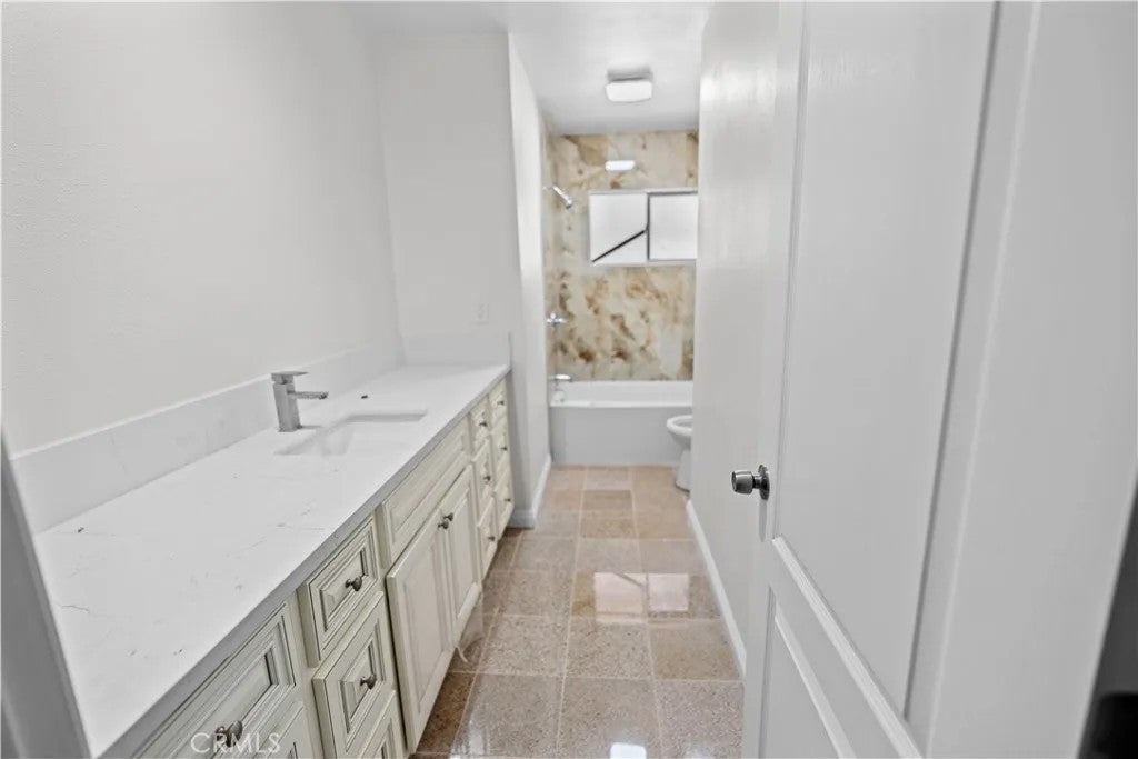 906 N 4th