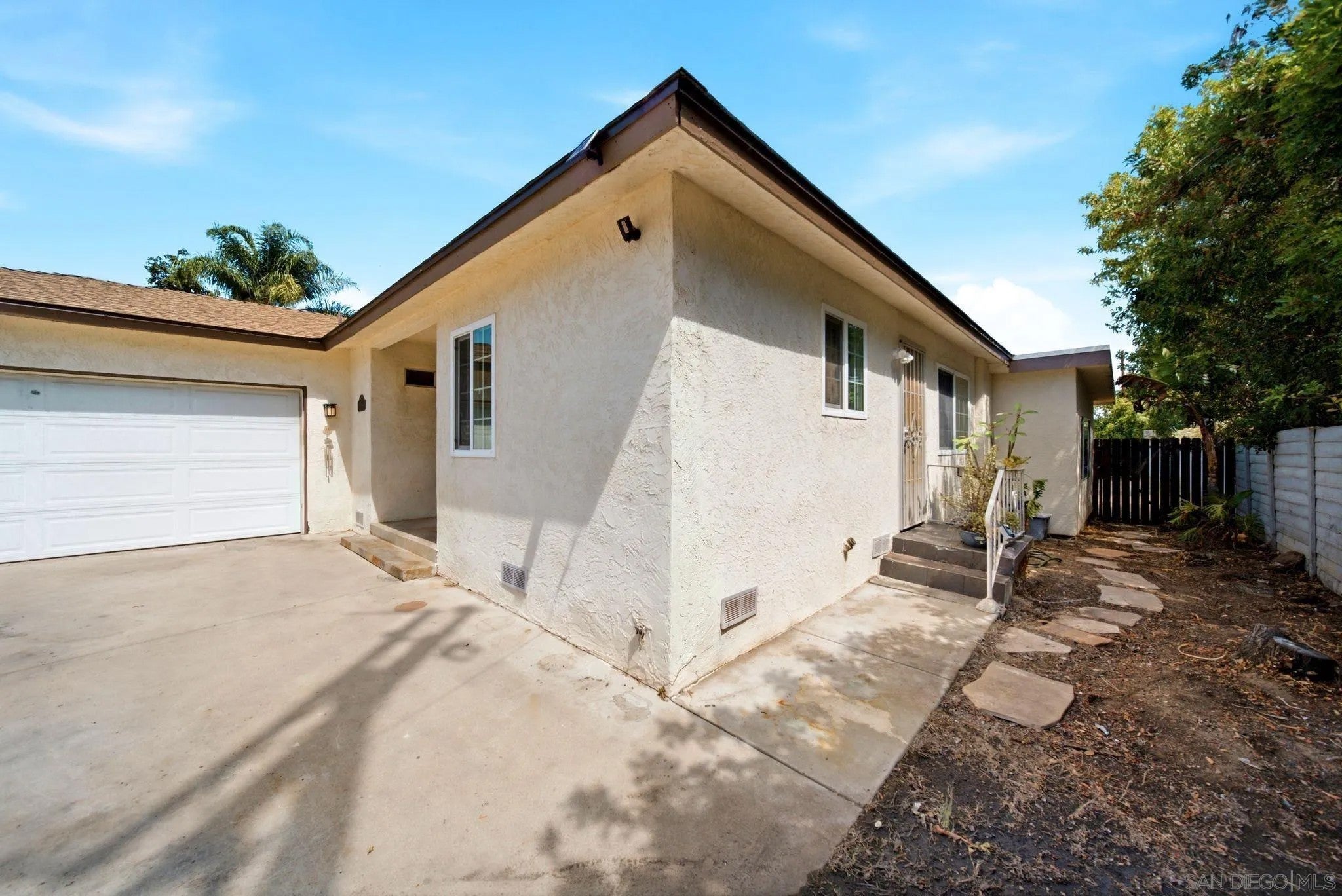 8852 Railroad Ave