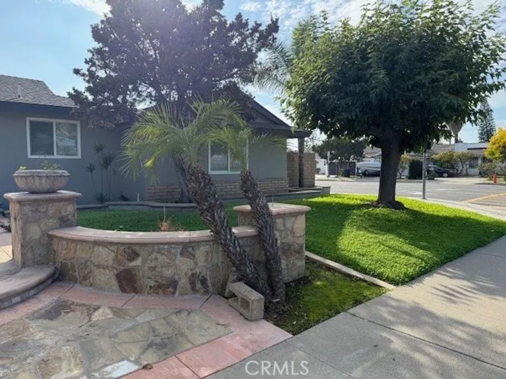 Photo of 928 E Meats Ave, Orange, CA 92865 (MLS # OC26021356)