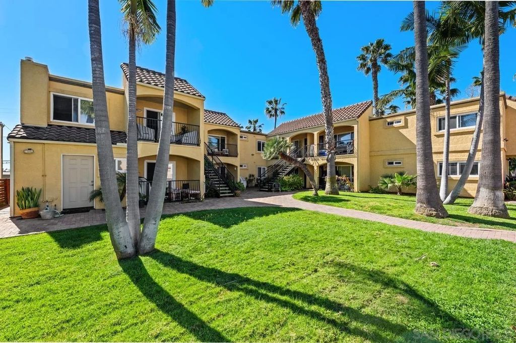 Photo of 1915 Emerald St #F, San Diego, CA 92109 (MLS # 260004741)