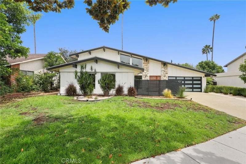 421 Larry Lane