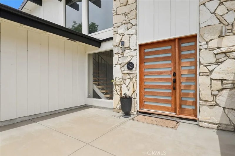 421 Larry Lane