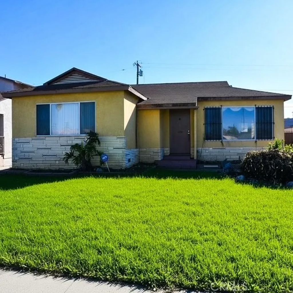 Photo of 1422 W 110th St, Los Angeles, CA 90047 (MLS # PW26012808)