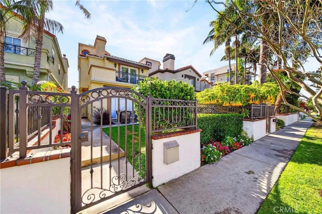 Photo of 816 Delaware Street, Huntington Beach, CA 92648 (MLS # PW26104856)