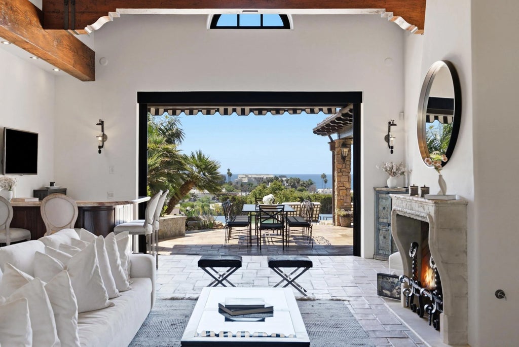 Photo of 208 S Rios Ave, Solana Beach, CA 92075 (MLS # 260020448)