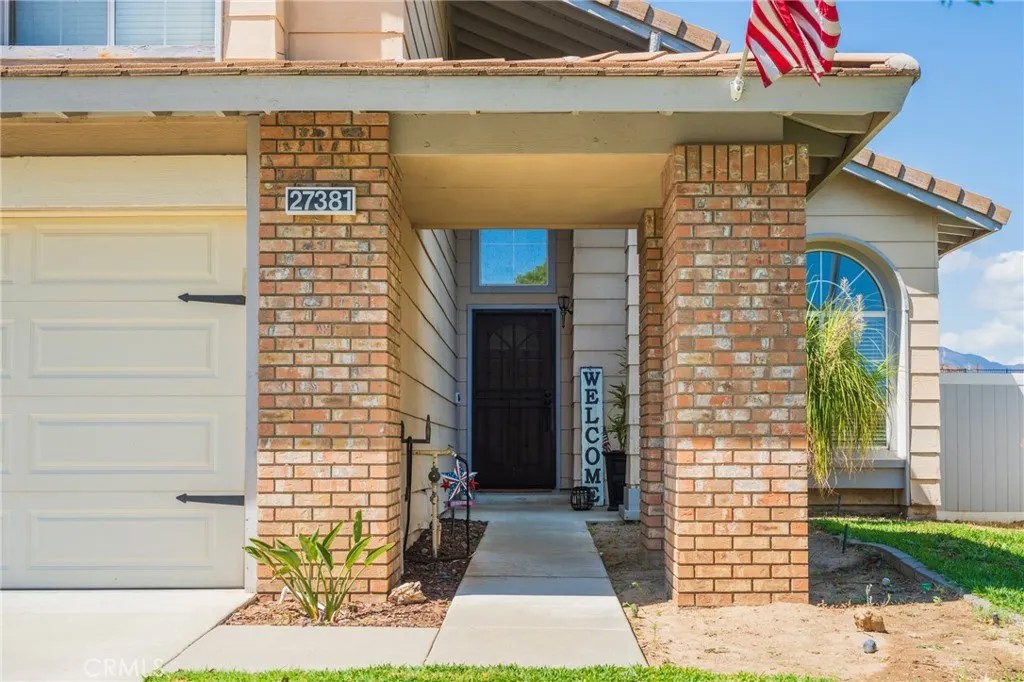 27381 Echo Canyon Court
