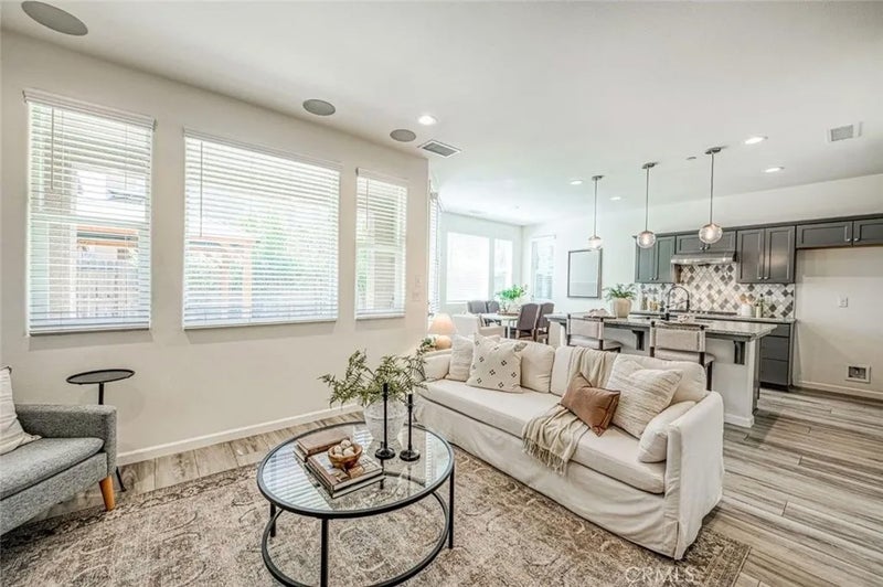 876 Winchell West