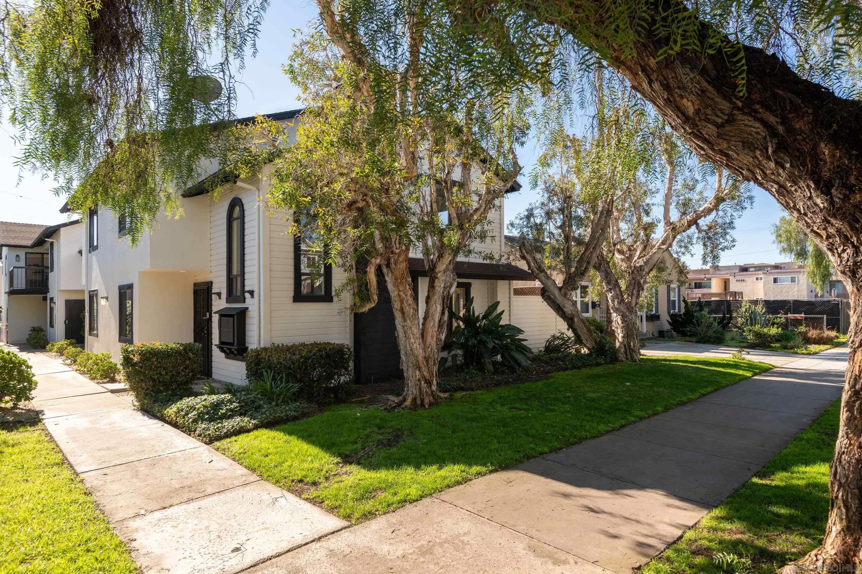 1819 Hornblend St #1