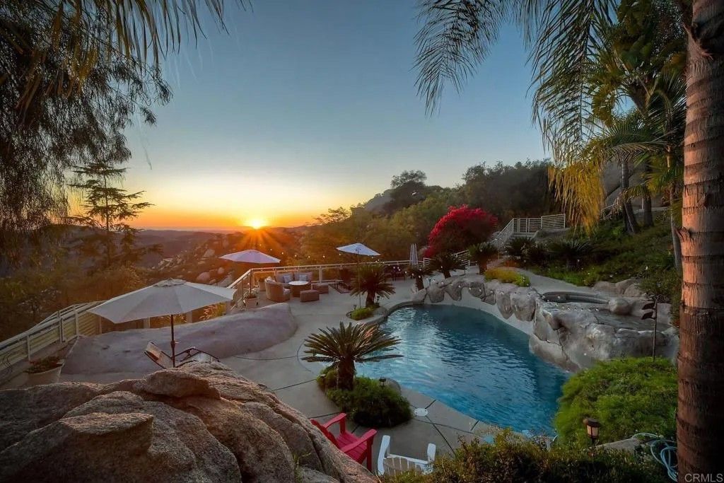 Photo of 28521 Gladstone Court, Escondido, CA 92026 (MLS # NDP2600833)