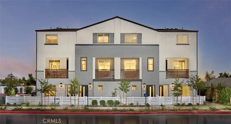 1306 W W Oakcrest Paseo