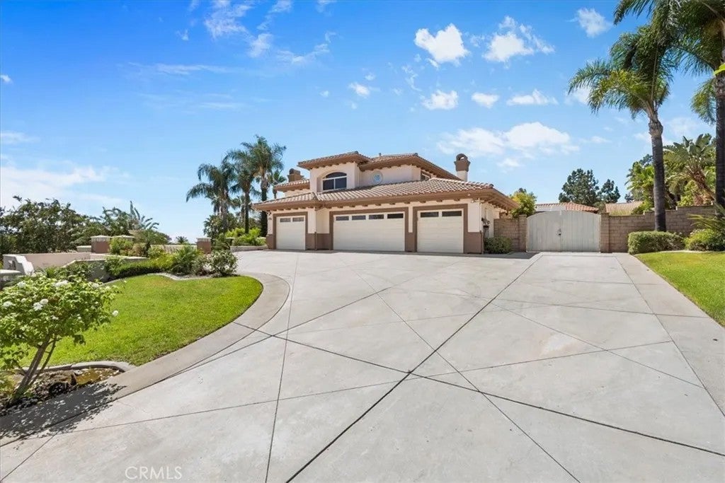 5540 High Meadow