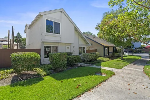 10748 Escobar Dr, San Diego, CA 92124 - #: 250037921