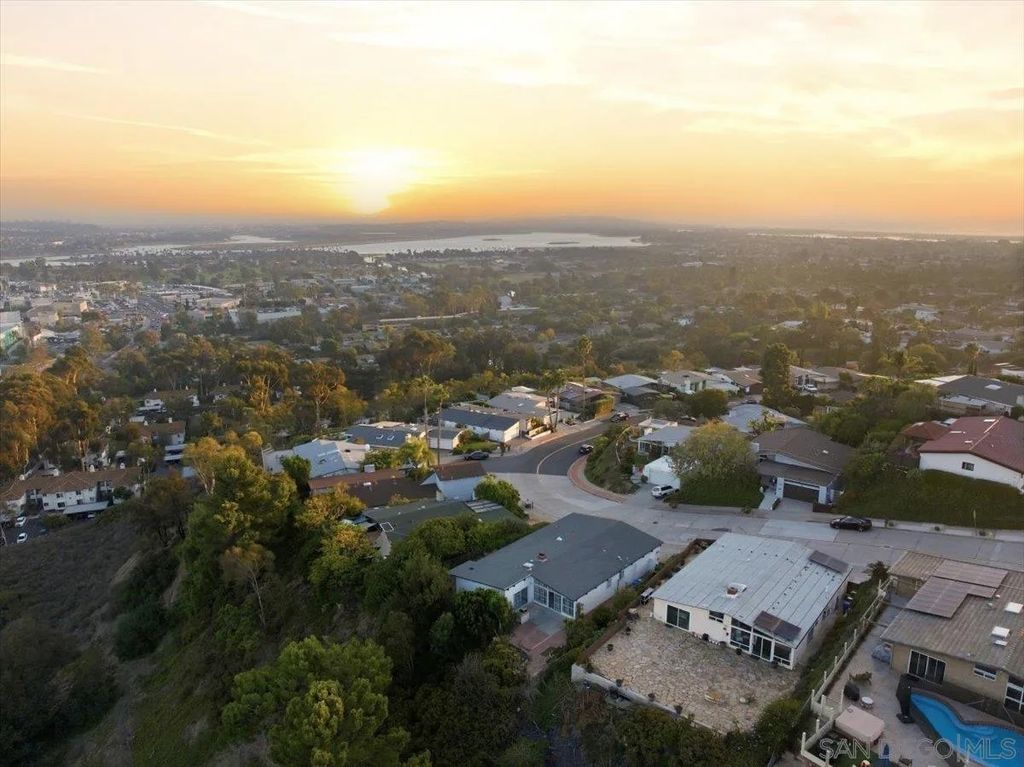 Photo of 4985 Pacifica Dr, San Diego, CA 92109 (MLS # 260007555)