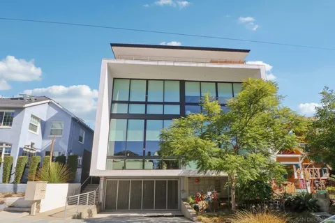 2355 Front St, San Diego, CA 92101 - #: 250042949