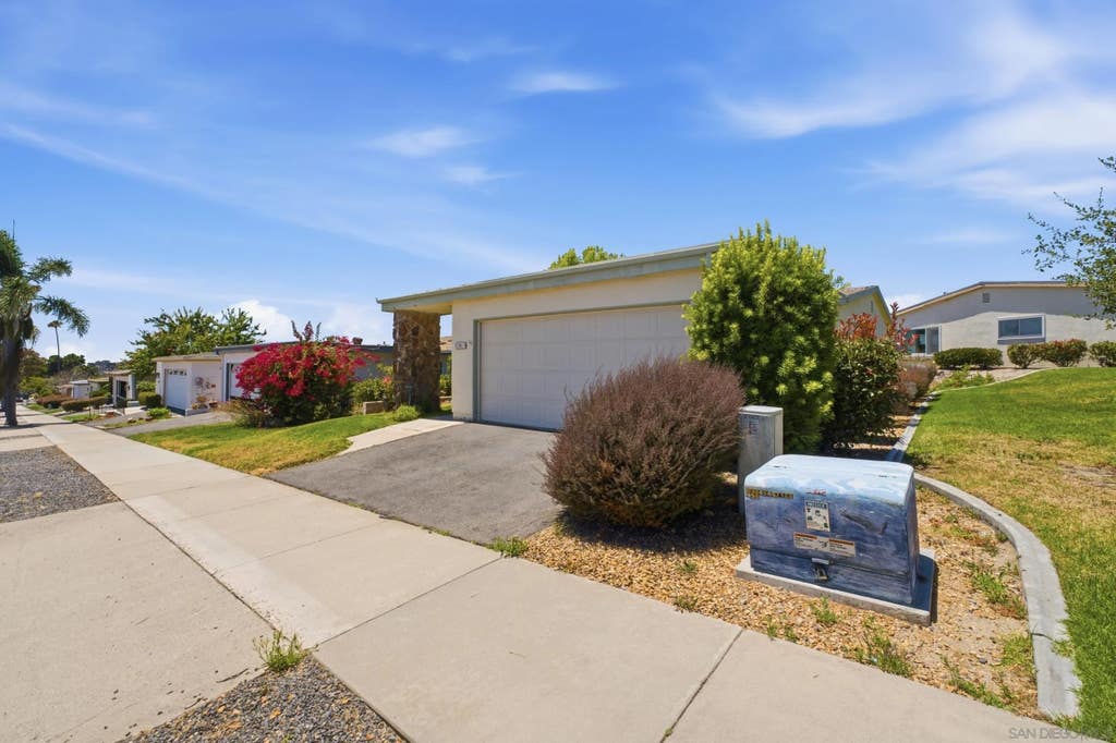 Photo of 3902 N Vista Campana #9, Oceanside, CA 92057 (MLS # 260014537)