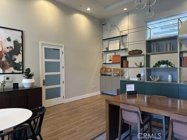 1122 N Beachwood