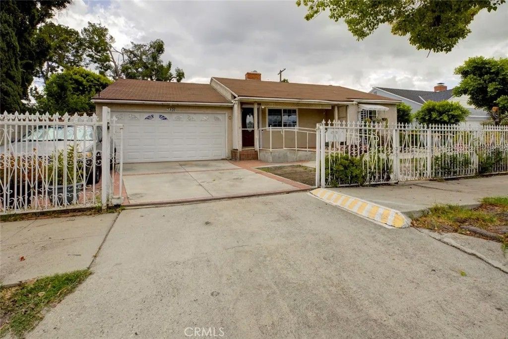 Photo of 7920 Riverton Avenue, Sun Valley, CA 91352 (MLS # GD26096705)
