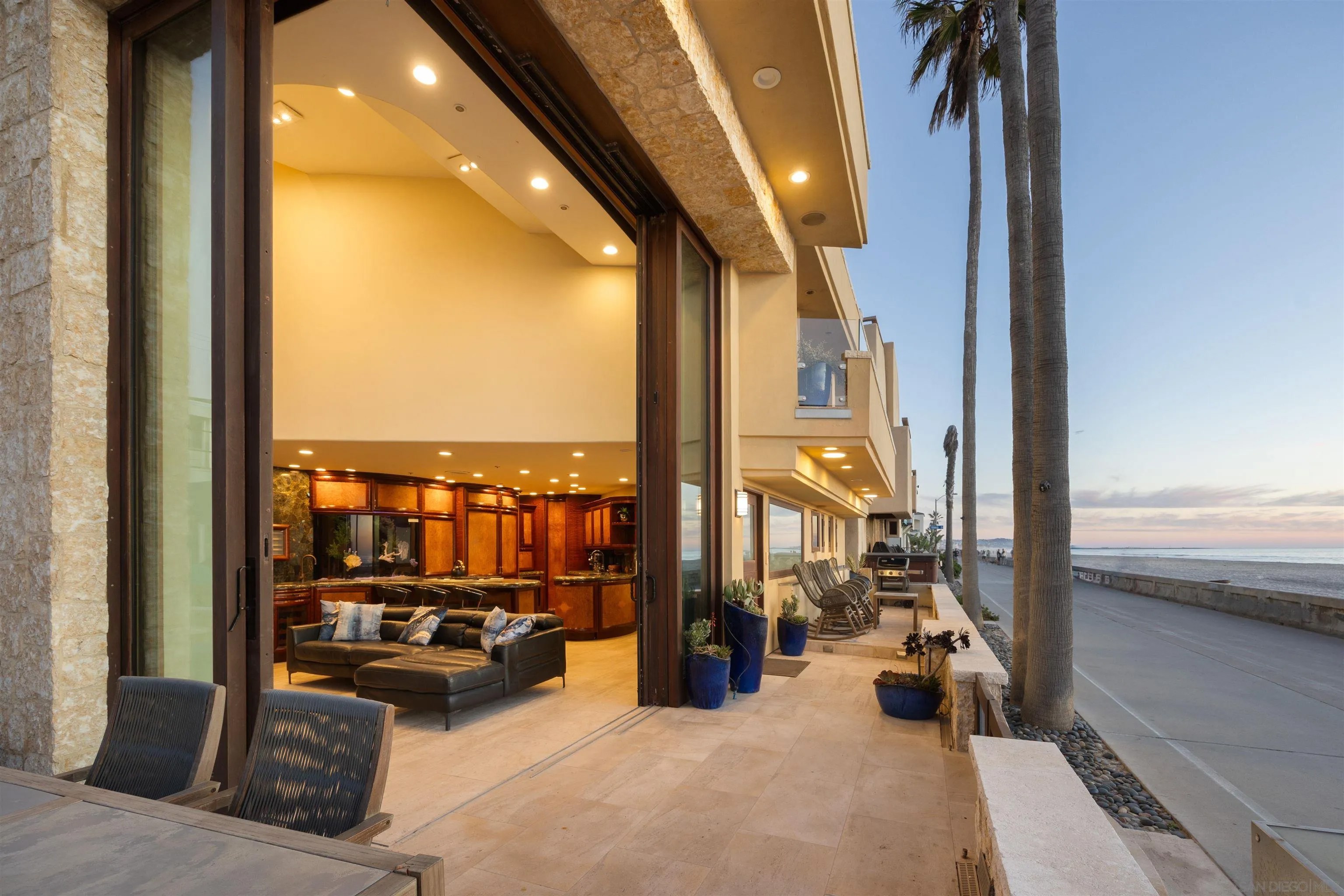 3921 Ocean Front Walk