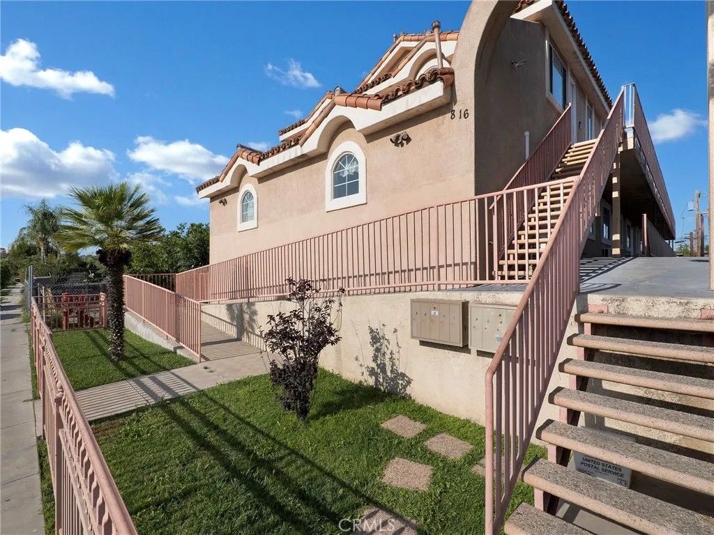 Photo of 816 S Record Avenue, Los Angeles, CA 90023 (MLS # SR26104098)
