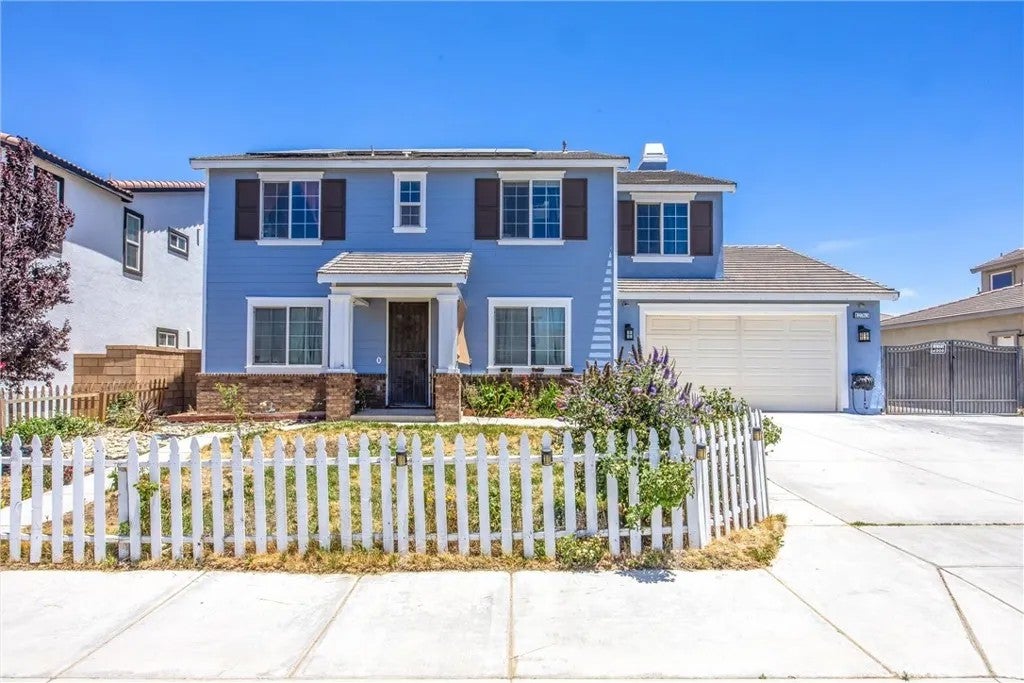 Photo of 12763 Trent Place, Victorville, CA 92392 (MLS # HD26205541)