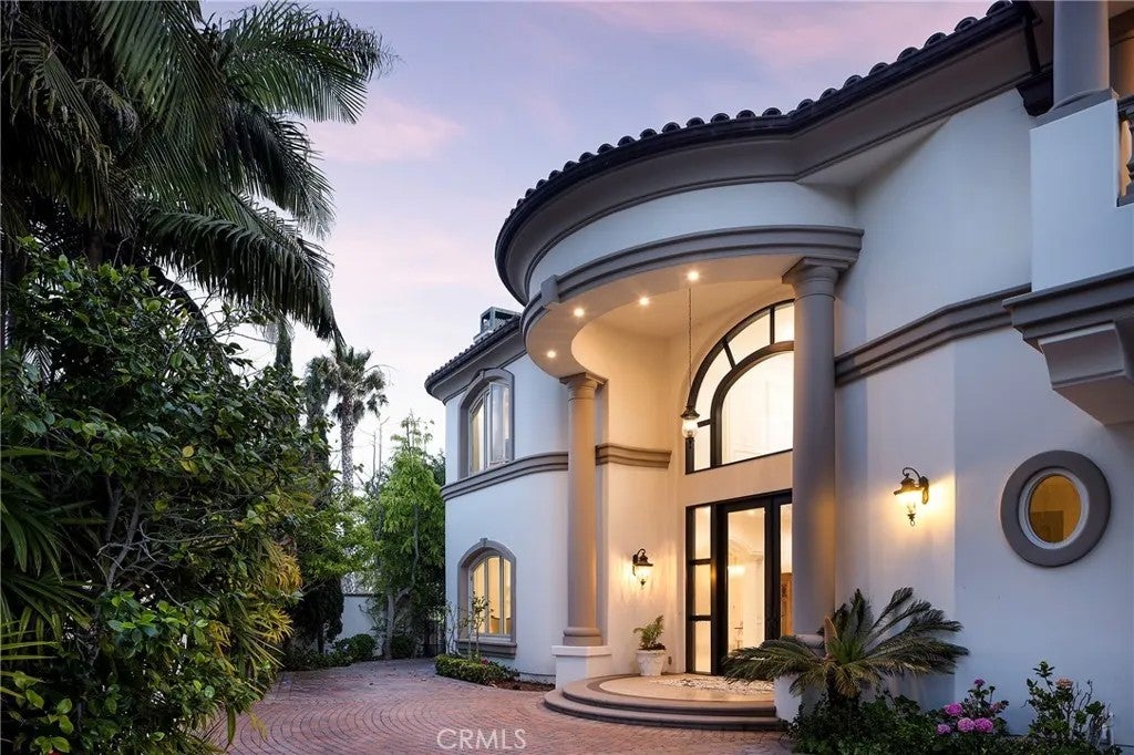 71 Ritz Cove