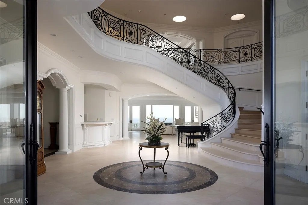 71 Ritz Cove