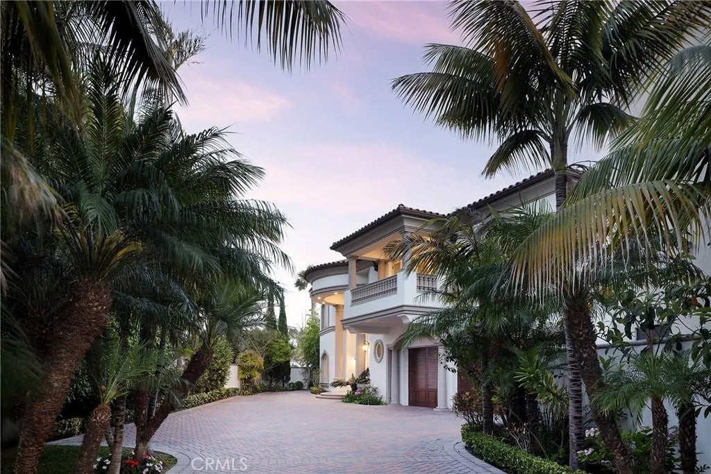 71 Ritz Cove
