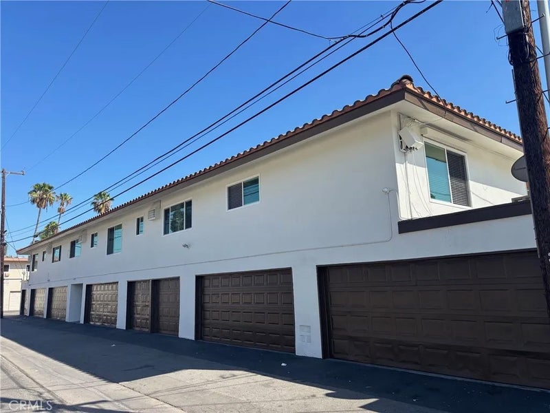 1521 E Canfield