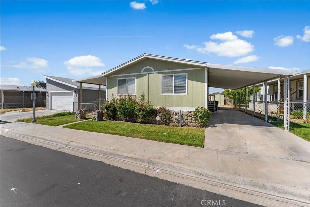 Photo of 1501 E Avenue I #145, Lancaster, CA 93535 (MLS # SR26084267)