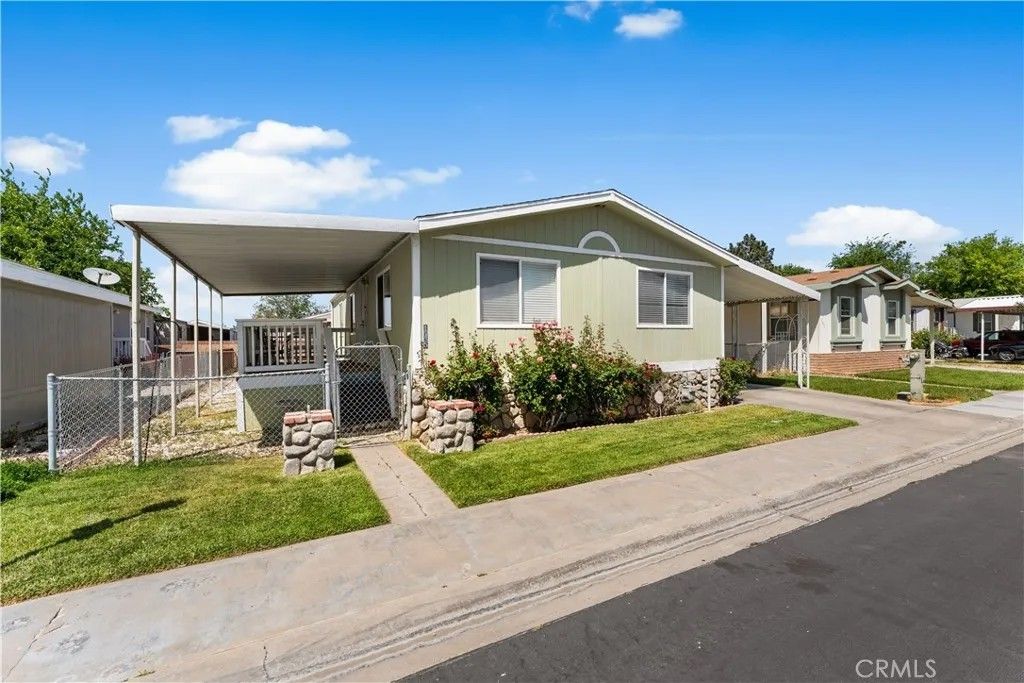 Photo of 1501 E Avenue I #145, Lancaster, CA 93535 (MLS # SR26084267)