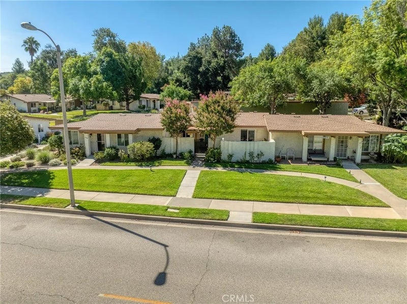 19368 Avenue Of The Oaks