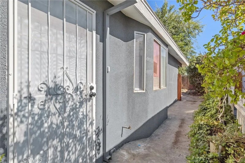 5451 W Santa Ana Avenue