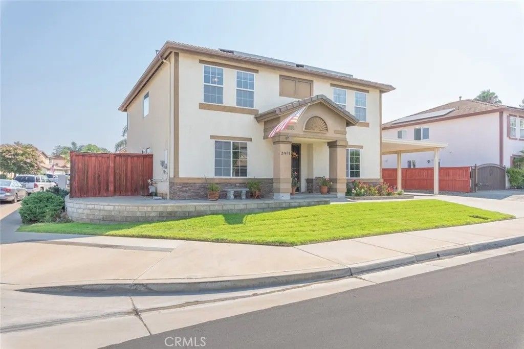 Photo of 27478 Sierra Madre Drive, Murrieta, CA 92563 (MLS # SW25152183)
