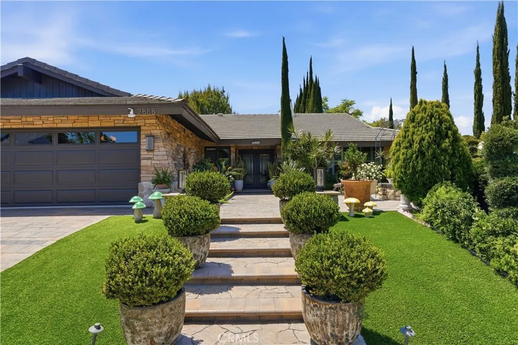 2888 N Wyngate