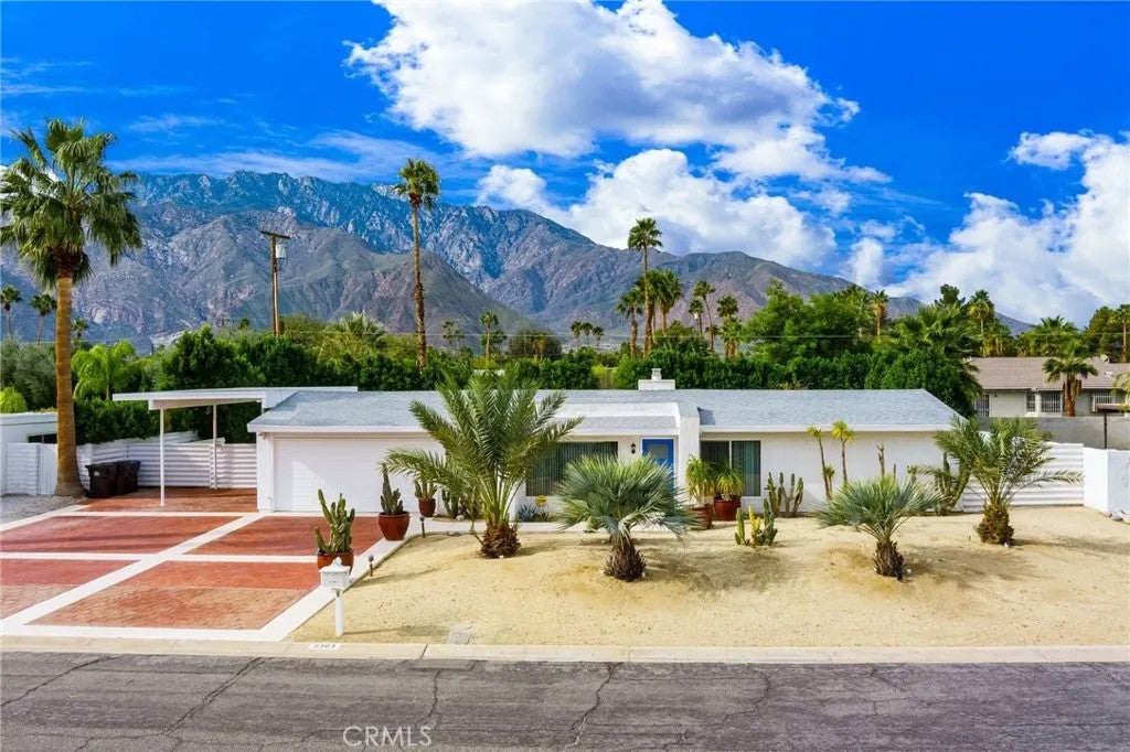 Photo of 2303 N Magnolia Rd, Palm Springs, CA 92262 (MLS # GD26046200)